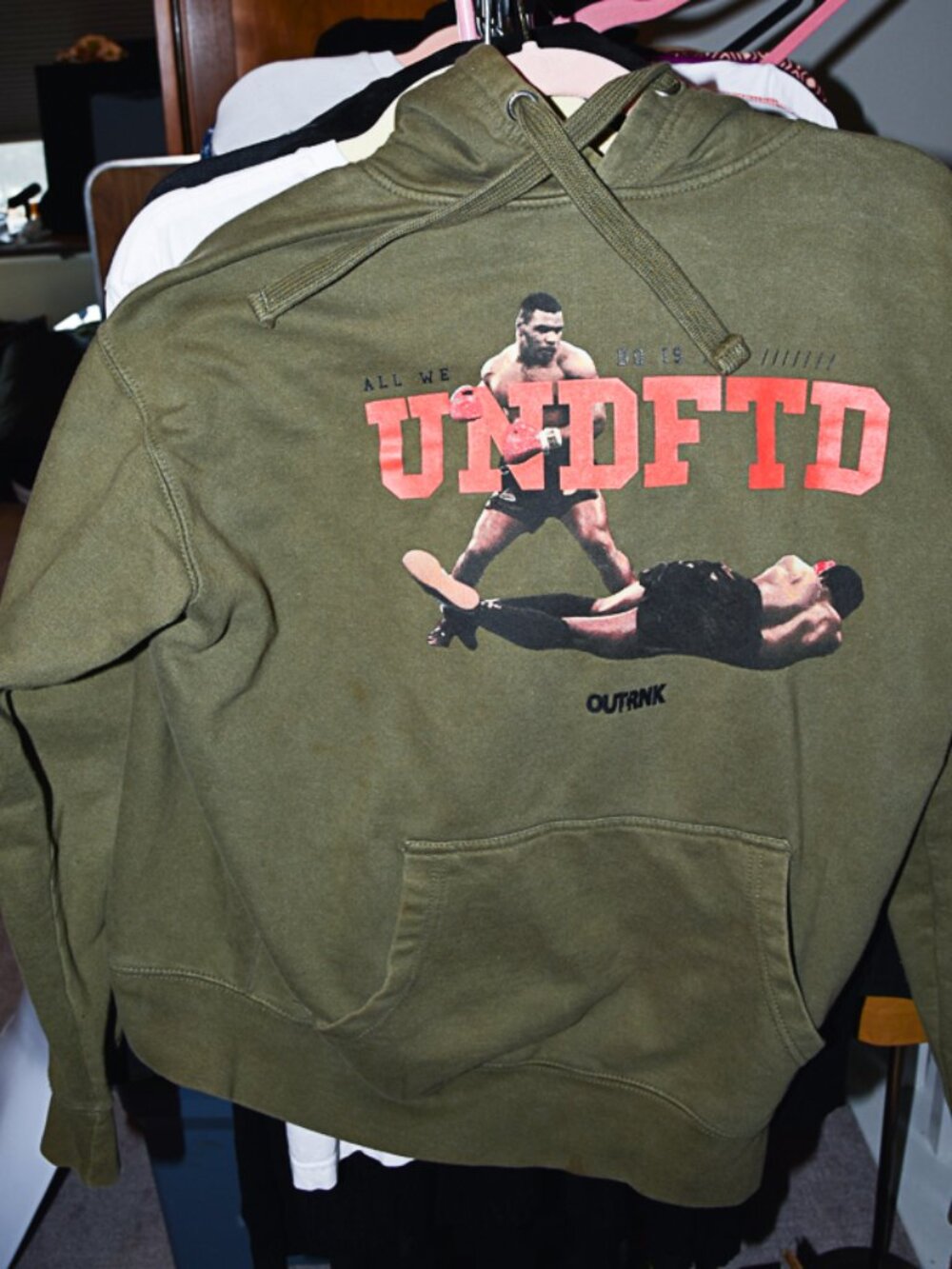 Outrank "Undefeated" Olive Green Mens Size Large Hoodie